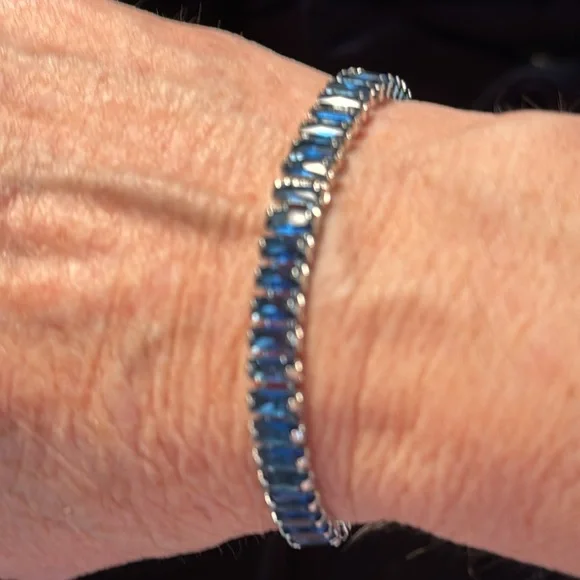 Pretty Bird Tennis Bracelet - Picture 3 of 5